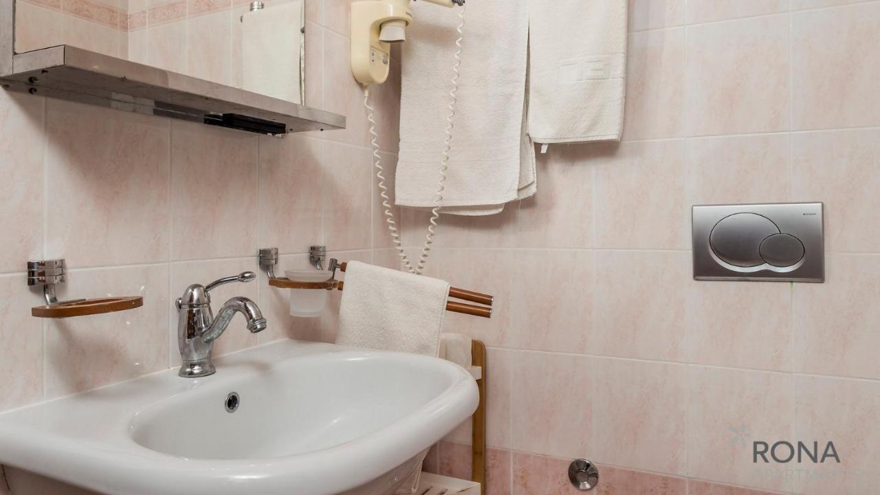 Rona Stone House Apartments Janja Boljun Eksteriør billede