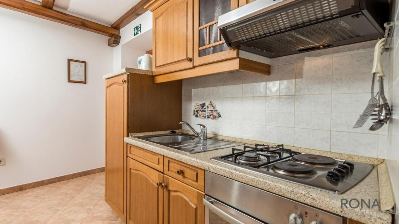 Rona Stone House Apartments Janja Boljun Eksteriør billede